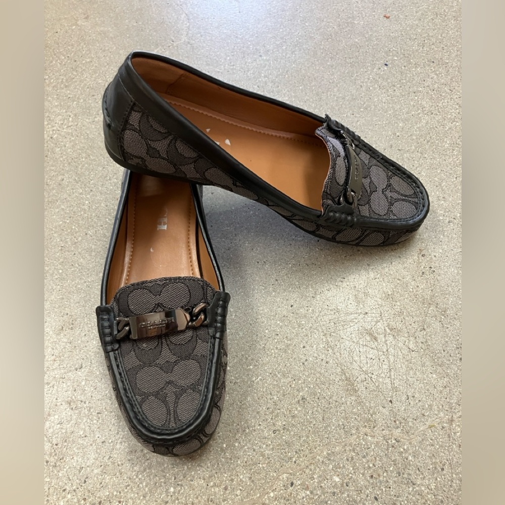 Coach Women’s Olive Print Flats Size 7.5B